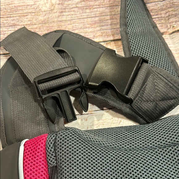Yudodo Comfy Paws Pet Sling Carrier - Black and Pink - Picture 5 of 13